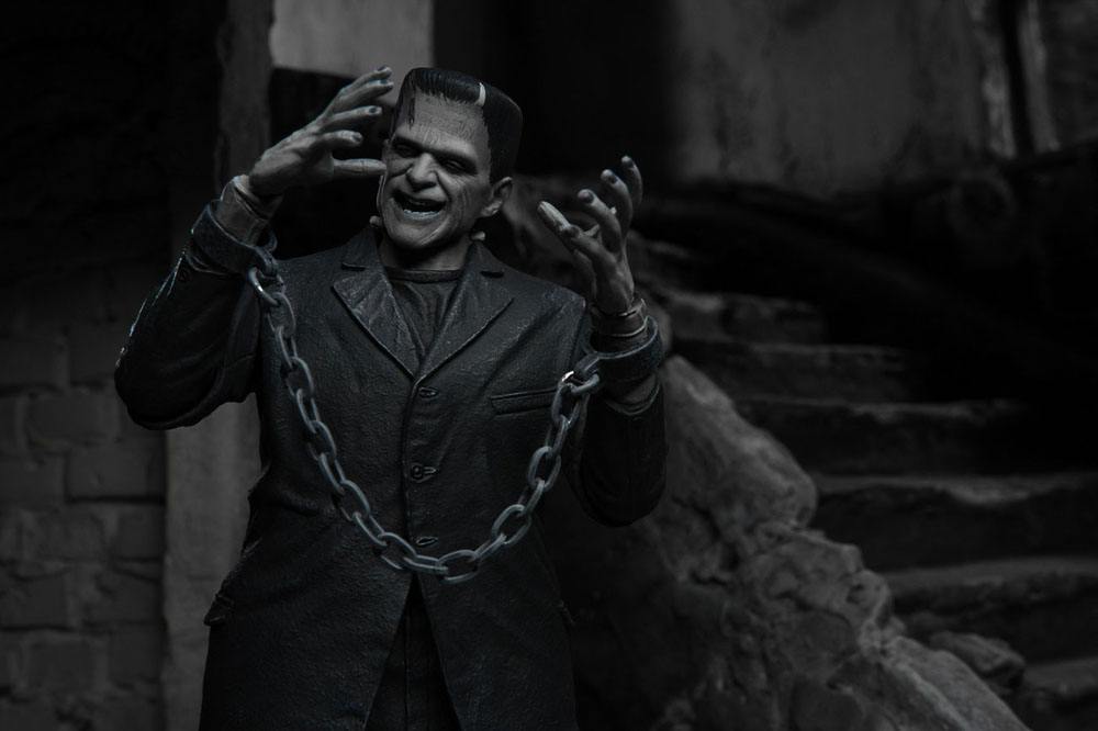 Ultimate Frankenstein's Monster (Black & White) Actionfigur - Bild 3